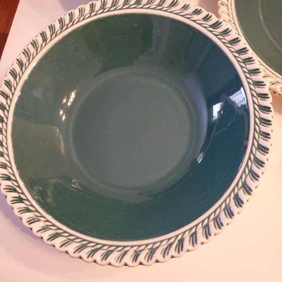 8 Piece Vintage Harkerware Pottery Pate sur Pate Plates Bowls Cups Mid-century - Picture 3 of 13